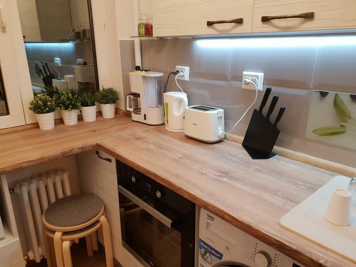 Central Stylish & Cozy One Bedroom Apartment - Adela Accommodation - Ideal For Long Stays 布加勒斯特 外观 照片